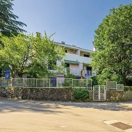 Apartment Svennika Malinska